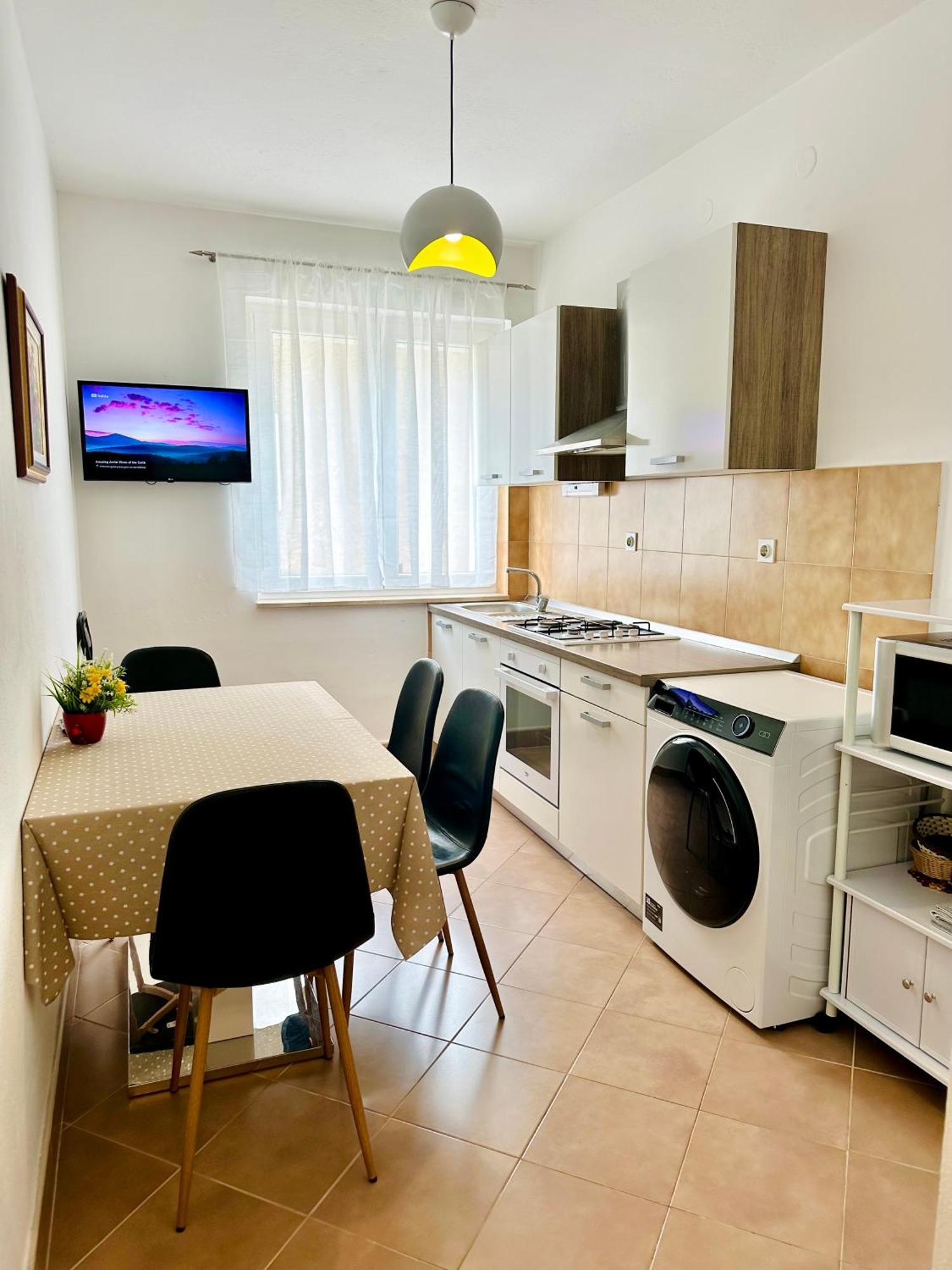 Spacious Family Apartment Near The Beach Μακάρσκα Εξωτερικό φωτογραφία